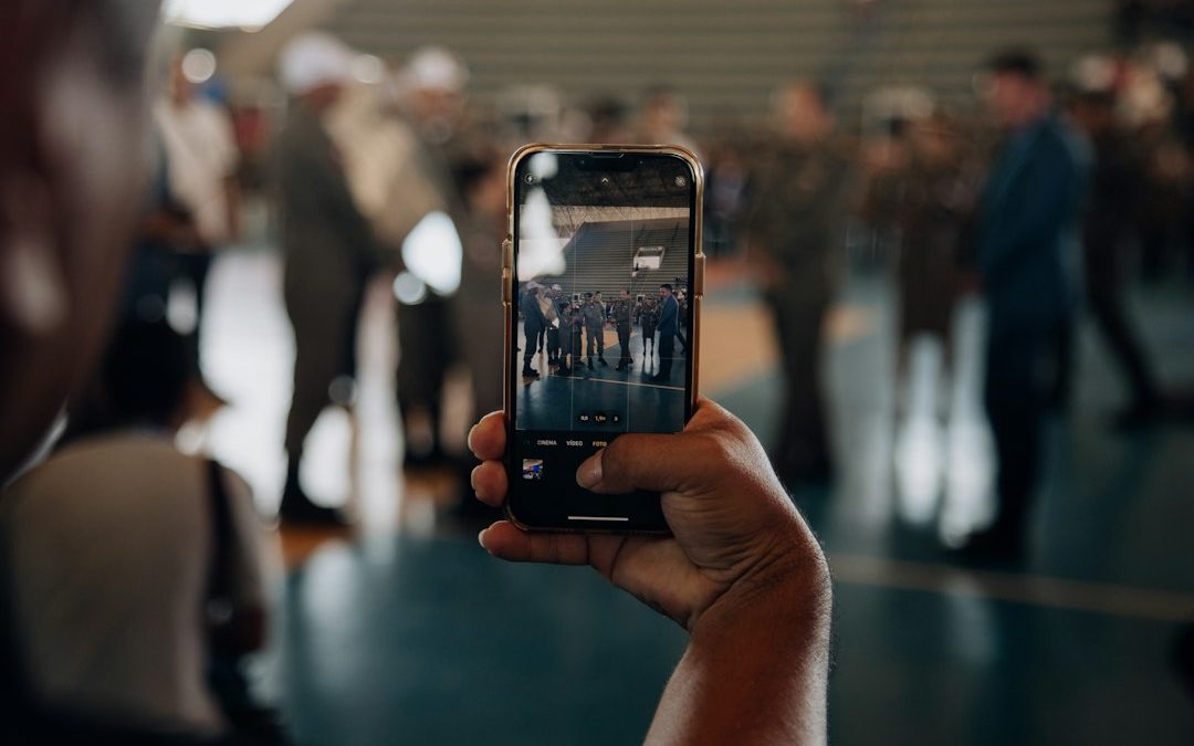 LES RÉSEAUX SOCIAUX NOUVEAU DANGER POUR LES AGENTS